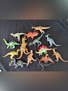 Dinosaur Toy Lot Miscellaneous Dinos Action Figures Various Sizes